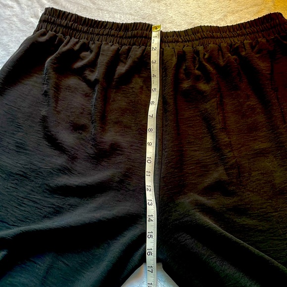 EUC New York Clothing Co- -Solid black and very comfy! - Picture 13 of 15